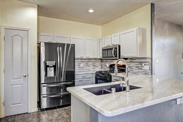 2551 Pelizzano Drive SE, Rio Rancho, NM 87124