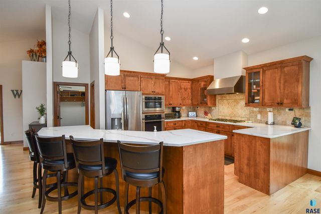 8117 S Grass Creek Dr Drive, Sioux Falls, SD 57108