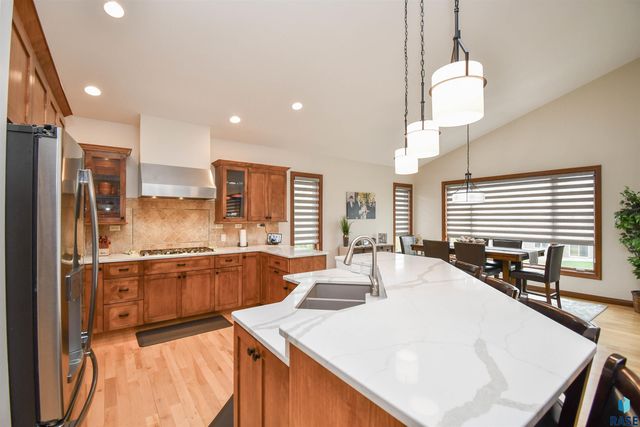 8117 S Grass Creek Dr Drive, Sioux Falls, SD 57108