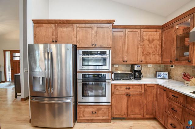 8117 S Grass Creek Dr Drive, Sioux Falls, SD 57108