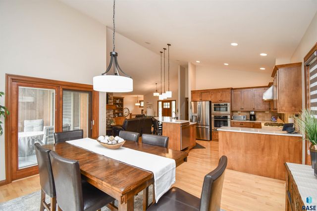 8117 S Grass Creek Dr Drive, Sioux Falls, SD 57108