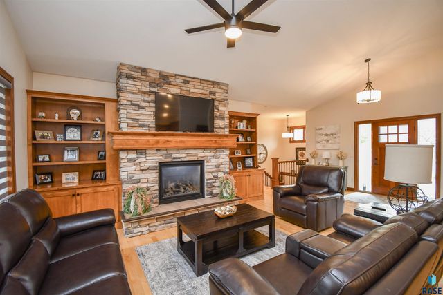 8117 S Grass Creek Dr Drive, Sioux Falls, SD 57108