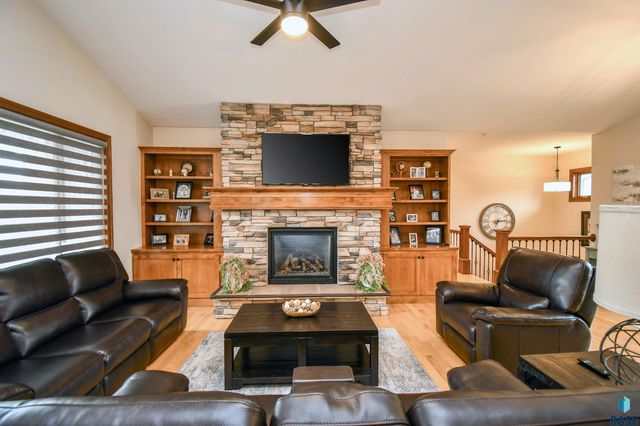 8117 S Grass Creek Dr Drive, Sioux Falls, SD 57108