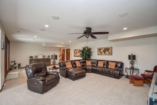8117 S Grass Creek Dr Drive, Sioux Falls, SD 57108