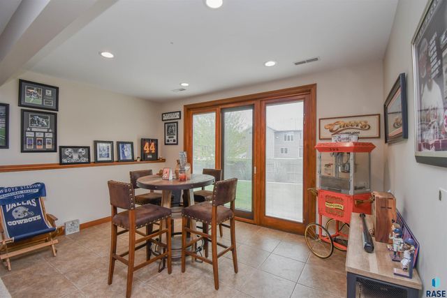 8117 S Grass Creek Dr Drive, Sioux Falls, SD 57108