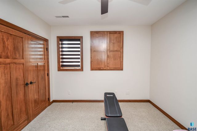 8117 S Grass Creek Dr Drive, Sioux Falls, SD 57108