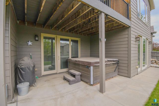 8117 S Grass Creek Dr Drive, Sioux Falls, SD 57108