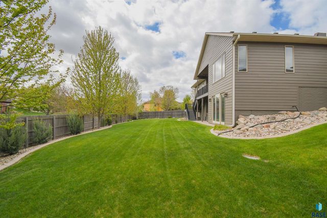 8117 S Grass Creek Dr Drive, Sioux Falls, SD 57108