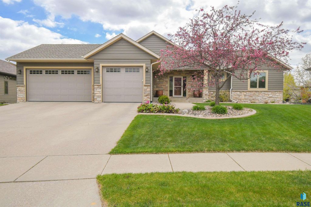 8117 S Grass Creek Dr Drive, Sioux Falls, SD 57108