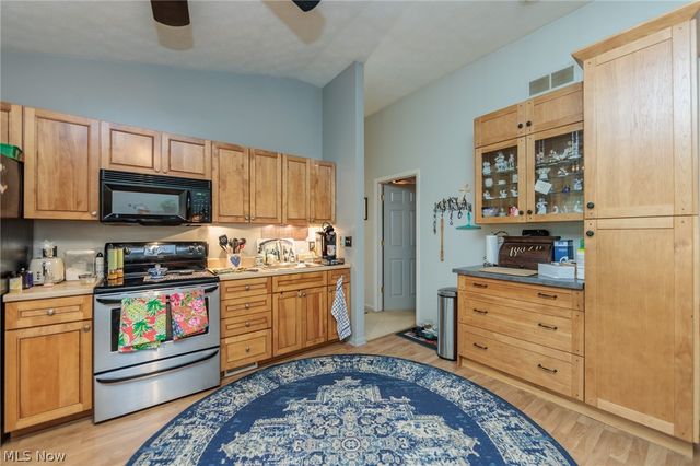 141 Sunset Drive, Berea, OH 44017