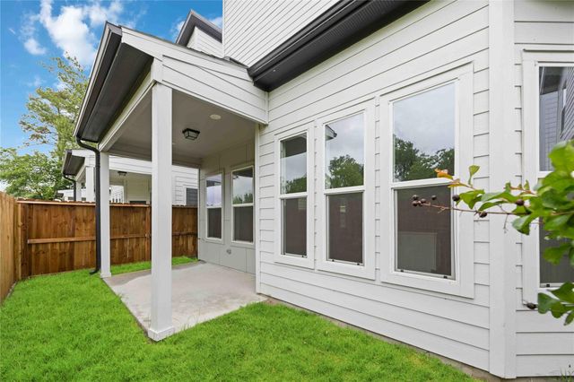 1106 Paul Quinn Street E, Houston, TX 77091