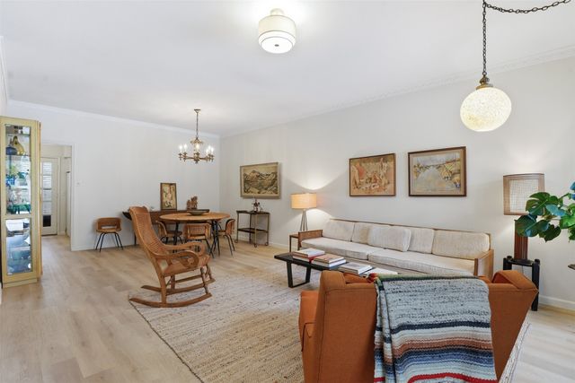 4312 Bellaire Drive S 111, Fort Worth, TX 76109