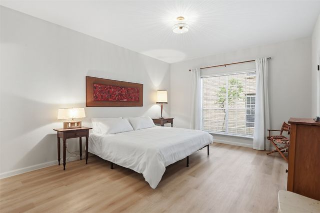 4312 Bellaire Drive S 111, Fort Worth, TX 76109