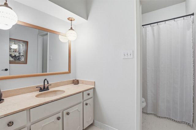 4312 Bellaire Drive S 111, Fort Worth, TX 76109