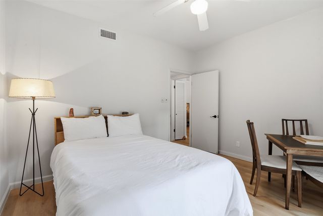 4312 Bellaire Drive S 111, Fort Worth, TX 76109