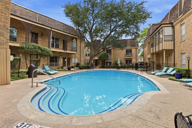4312 Bellaire Drive S 111, Fort Worth, TX 76109