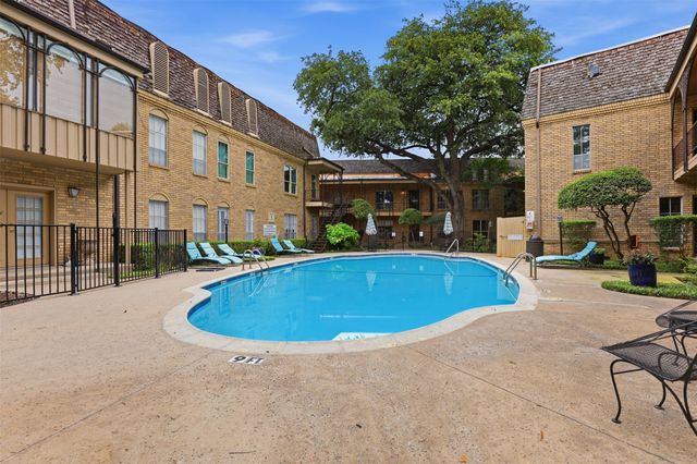 4312 Bellaire Drive S 111, Fort Worth, TX 76109