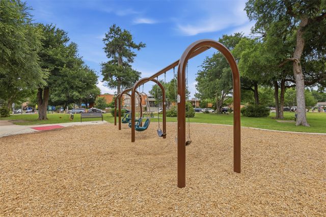 4312 Bellaire Drive S 111, Fort Worth, TX 76109