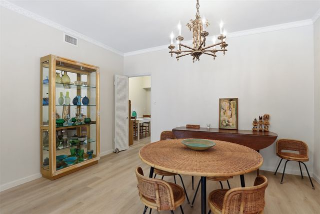 4312 Bellaire Drive S 111, Fort Worth, TX 76109