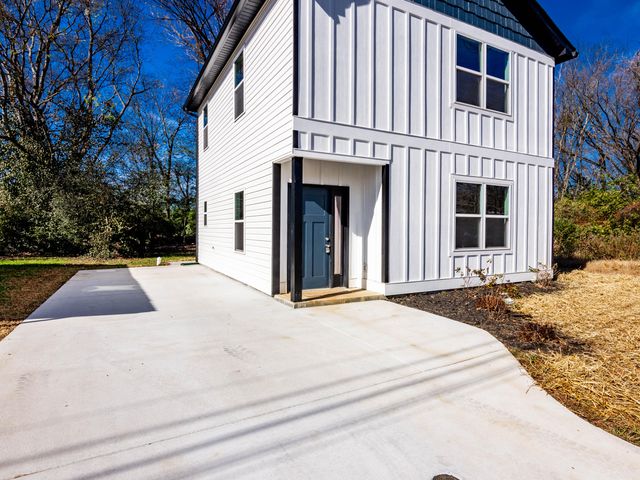 2713 N Orchard Knob Avenue, Chattanooga, TN 37406