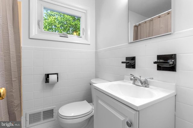 434 SPRING DR, Millersville, PA 17551