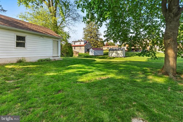 434 SPRING DR, Millersville, PA 17551