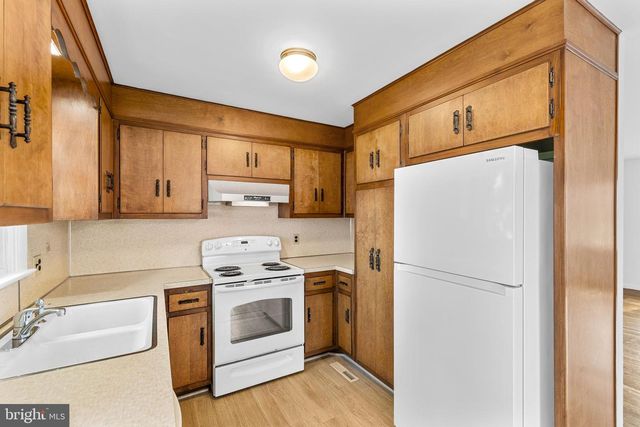 434 SPRING DR, Millersville, PA 17551