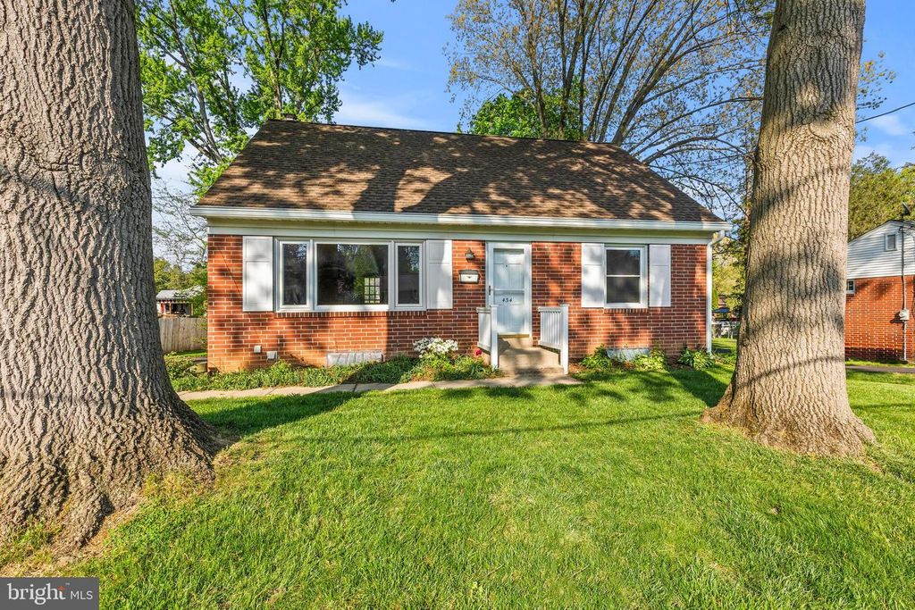 434 SPRING DR, Millersville, PA 17551