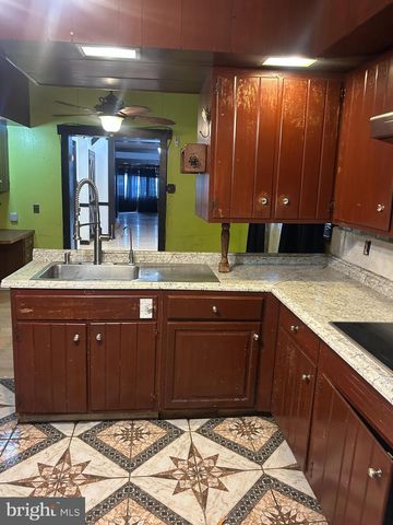 4131 E ROOSEVELT BLVD, Philadelphia, PA 19124