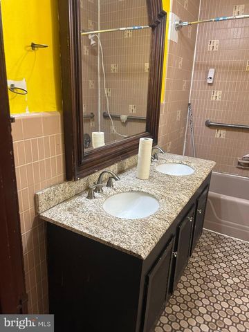 4131 E ROOSEVELT BLVD, Philadelphia, PA 19124