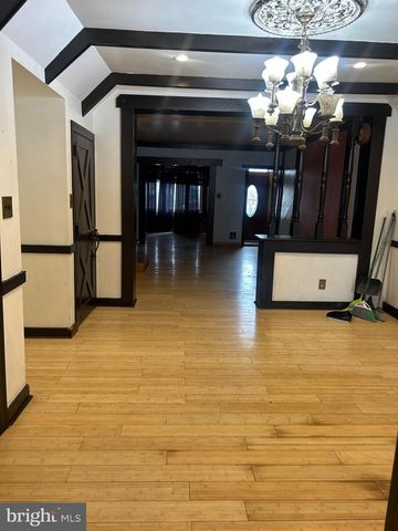 4131 E ROOSEVELT BLVD, Philadelphia, PA 19124