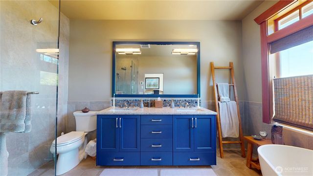 8102 E Perelli Lane, Port Orchard, WA 98366