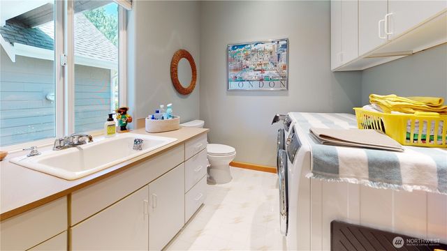 8102 E Perelli Lane, Port Orchard, WA 98366