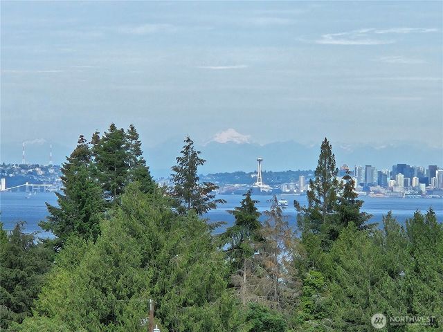8102 E Perelli Lane, Port Orchard, WA 98366