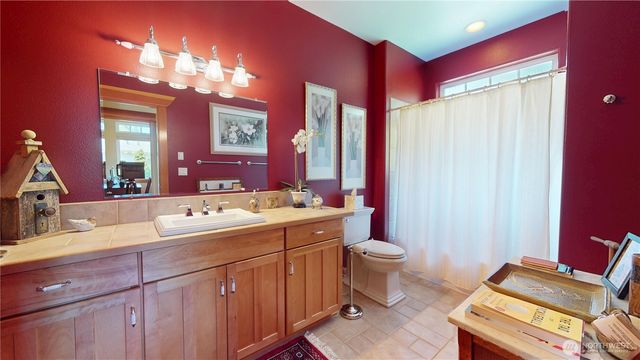 8102 E Perelli Lane, Port Orchard, WA 98366