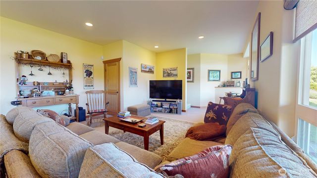 8102 E Perelli Lane, Port Orchard, WA 98366