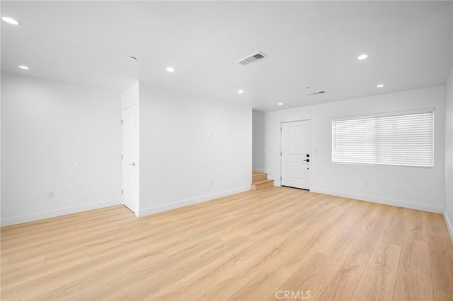 6829 Agnes Avenue, North Hollywood, CA 91605