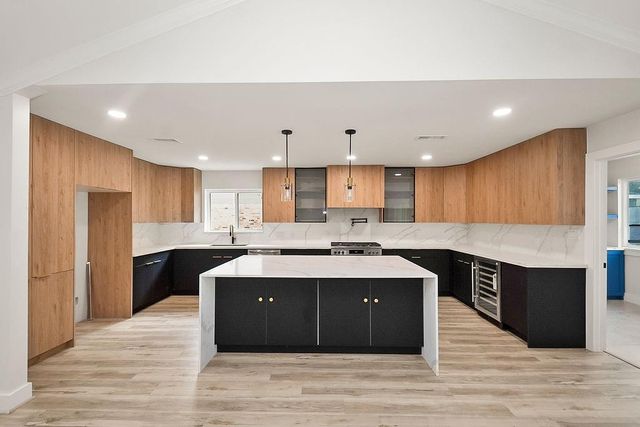 6106 Rutherglenn Drive, Houston, TX 77096