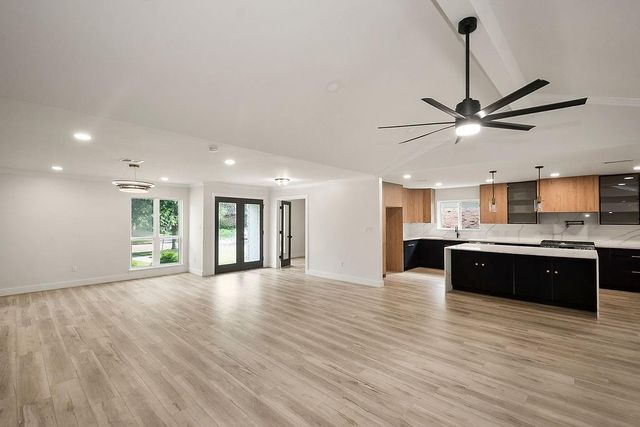 6106 Rutherglenn Drive, Houston, TX 77096