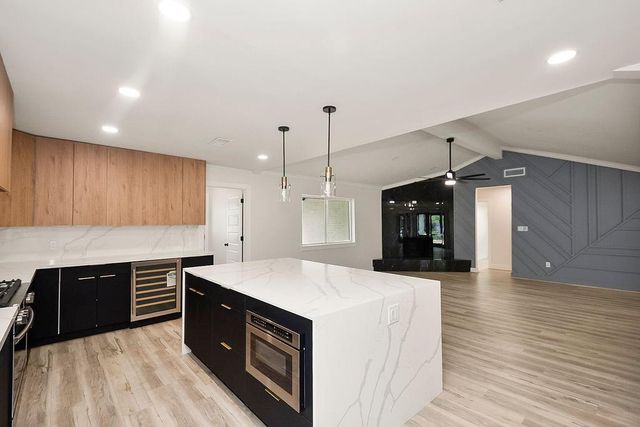 6106 Rutherglenn Drive, Houston, TX 77096
