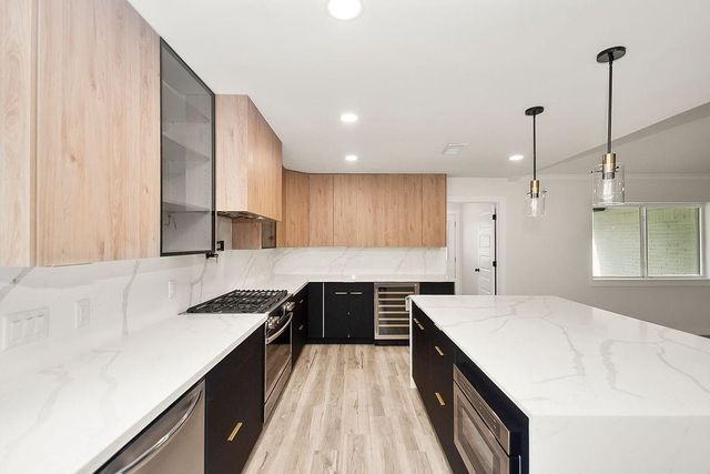 6106 Rutherglenn Drive, Houston, TX 77096