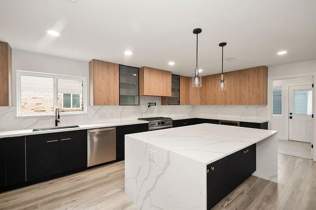6106 Rutherglenn Drive, Houston, TX 77096