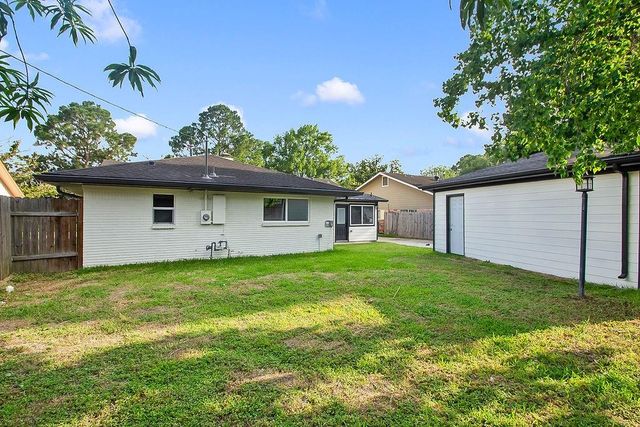 6106 Rutherglenn Drive, Houston, TX 77096