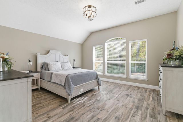 2202 Stoneycreek Park Court, Conroe, TX 77385