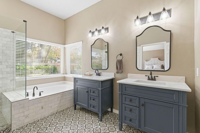 2202 Stoneycreek Park Court, Conroe, TX 77385