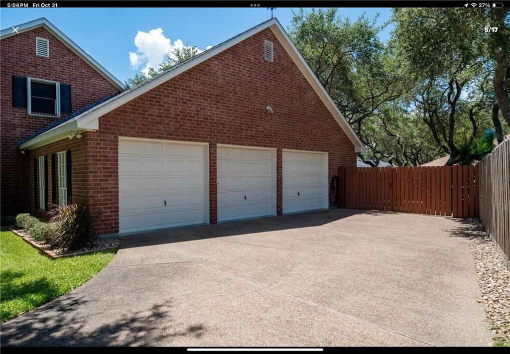 113 Cherry Hills Dr, Rockport, TX 78382 — photo 4