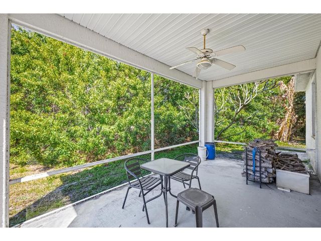 869 11th Drive, Vero Beach, FL 32960