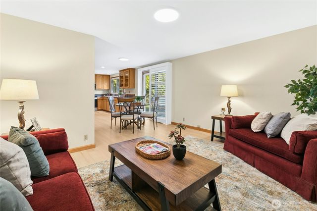 11420 110th Avenue NE, Kirkland, WA 98033