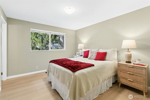 11420 110th Avenue NE, Kirkland, WA 98033