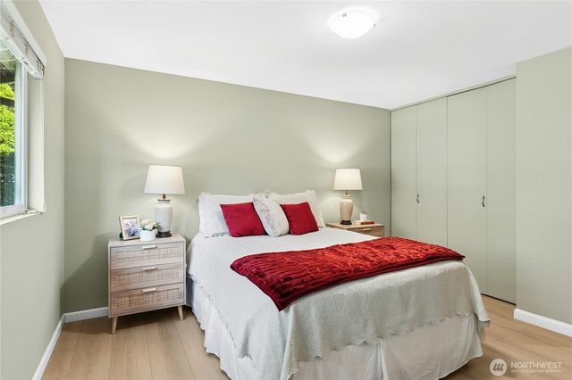 11420 110th Avenue NE, Kirkland, WA 98033